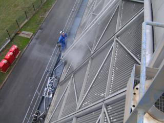 Air Cooled Condensers (ACC) cleaning System